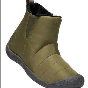 Keen Dark olive and Raven Hiowser boot 8 1/2